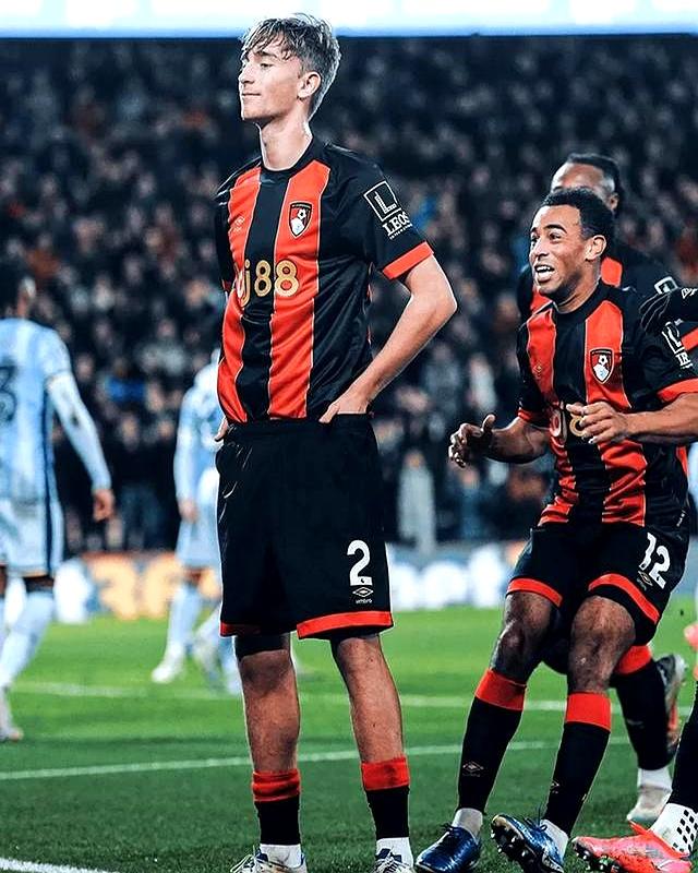 包含德布劳内新星反败为胜表现突出,尤文图斯前途光明!热度持续攀升的词条 包含德布劳内新星反败为胜表现突出,尤文图斯前途光明!热度持续攀升的词条