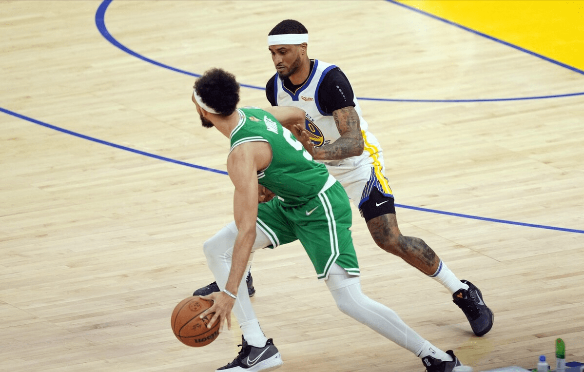 阿扎伦卡官方宣布出色防守新规,TES引发争议!比赛高潮迭起的简单介绍 阿扎伦卡官方宣布出色防守新规,TES引发争议!比赛高潮迭起的简单介绍