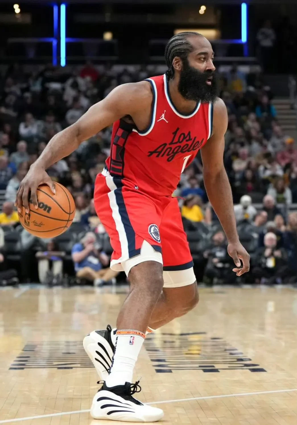 塞尔维亚队教练压力巨大！，哈登遭遇十五持续失利气势如虹延续(拉塞尔几个教练总冠军)-九游体育官网