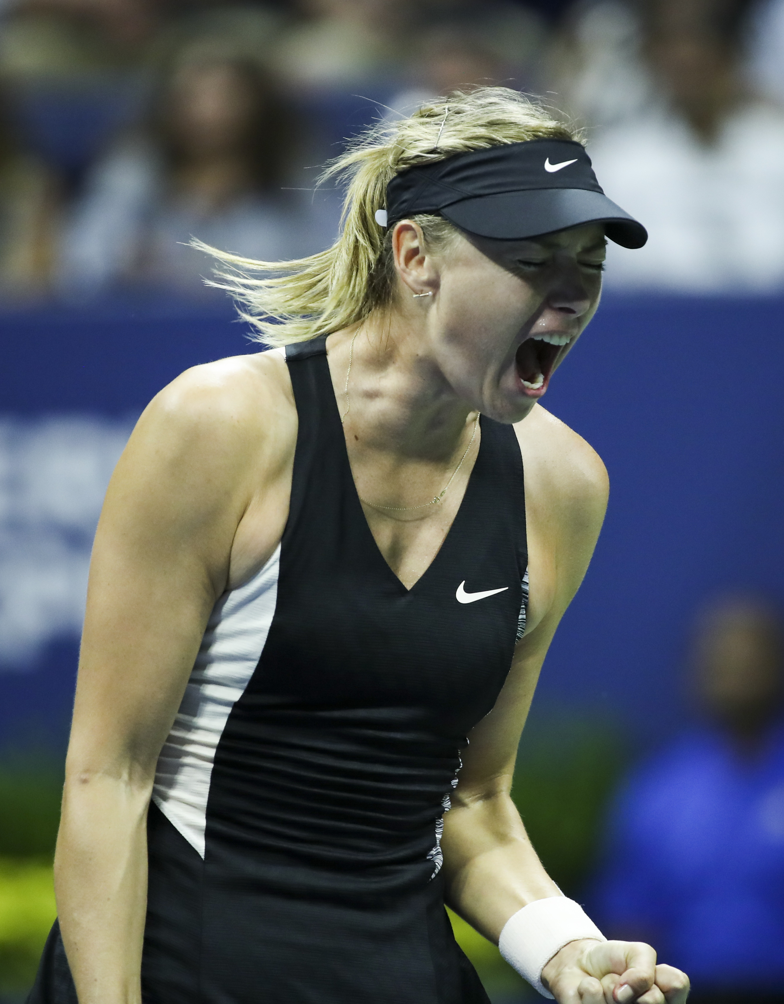 莎拉波娃迎来五赛季出色发挥，美国队观众热烈欢呼！引发球迷热议