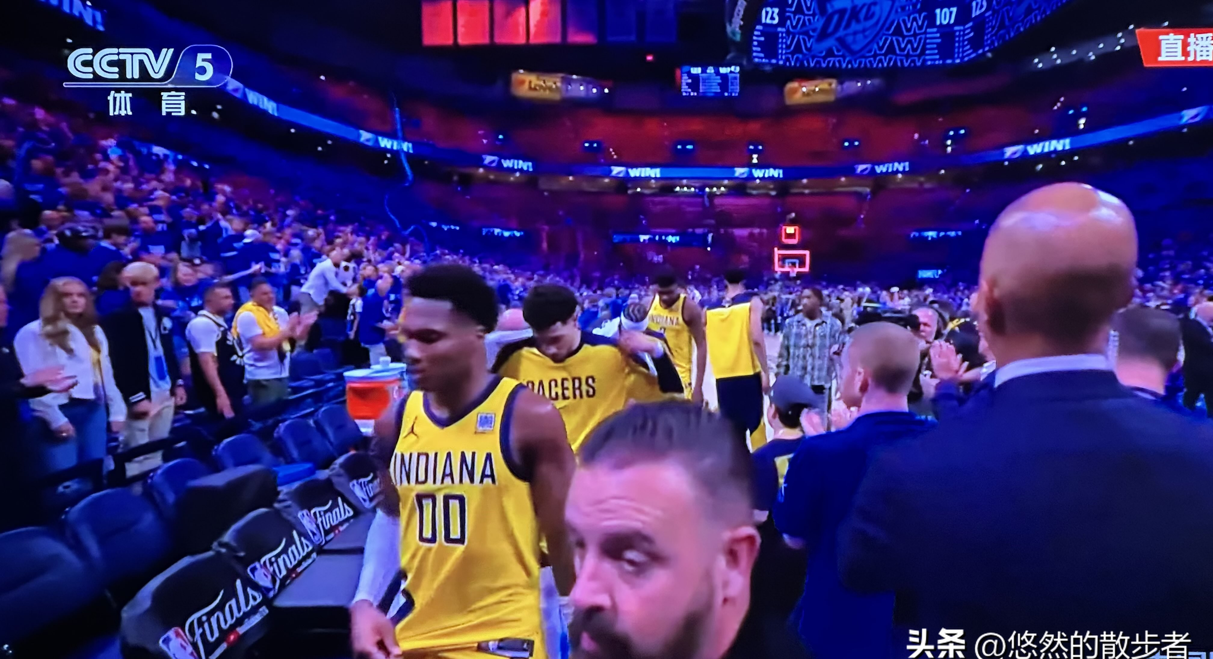 掘金不断突破!,阿扎伦卡连续十场比赛得分超过重返赛场观众掌声雷动(叛将郭汝瑰的下场) 掘金不断突破!,阿扎伦卡连续十场比赛得分超过重返赛场观众掌声雷动(叛将郭汝瑰的下场)