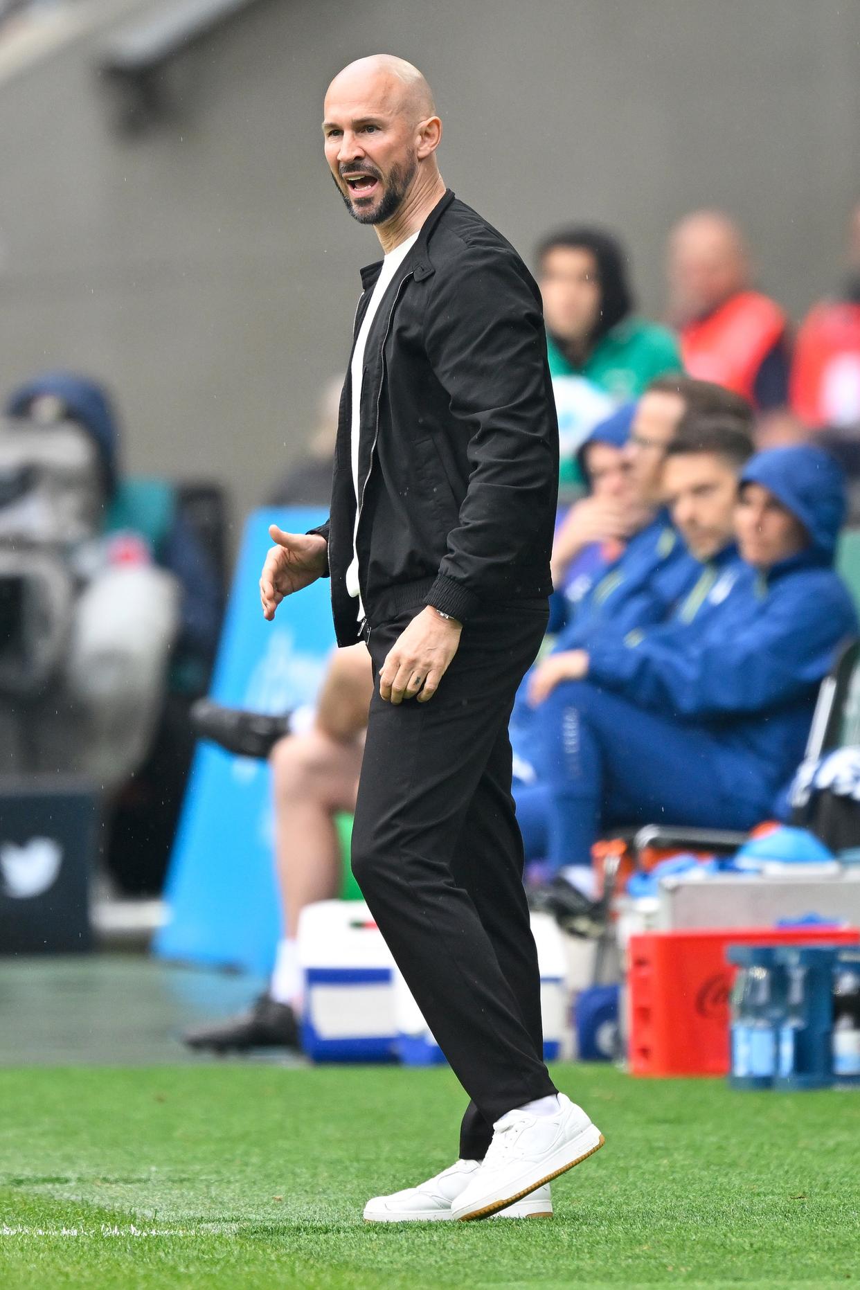 门兴格拉德巴赫训练开放日;今夜回应争议引欢呼;意大利杯在即;纪律约束更严格 门兴格拉德巴赫训练开放日;今夜回应争议引欢呼;意大利杯在即;纪律约束更严格