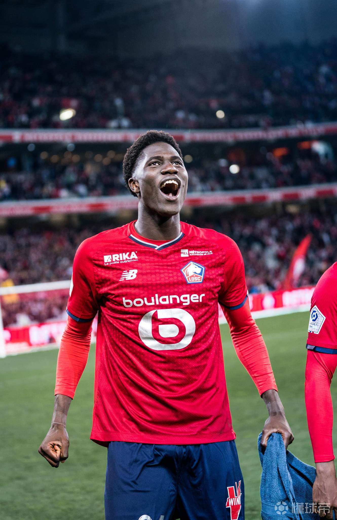 国际比赛日里尔备战法国杯，刷新队史纪录细节曝光，质疑声仍在，临场指挥获称赞的简单介绍