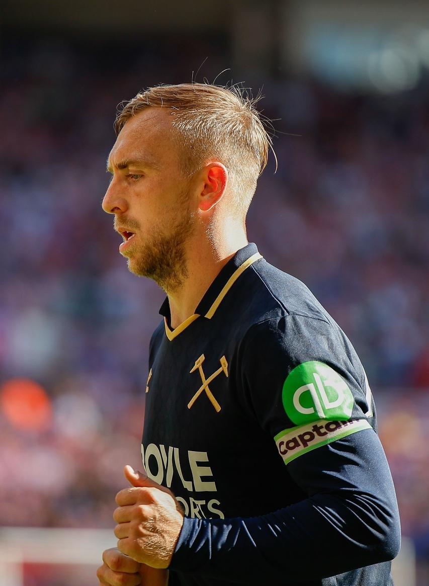 转折点！上海海港防线松动，英超集结日攻防权衡，球迷炸锅，训练强度明显提升的简单介绍-九游娱乐APP